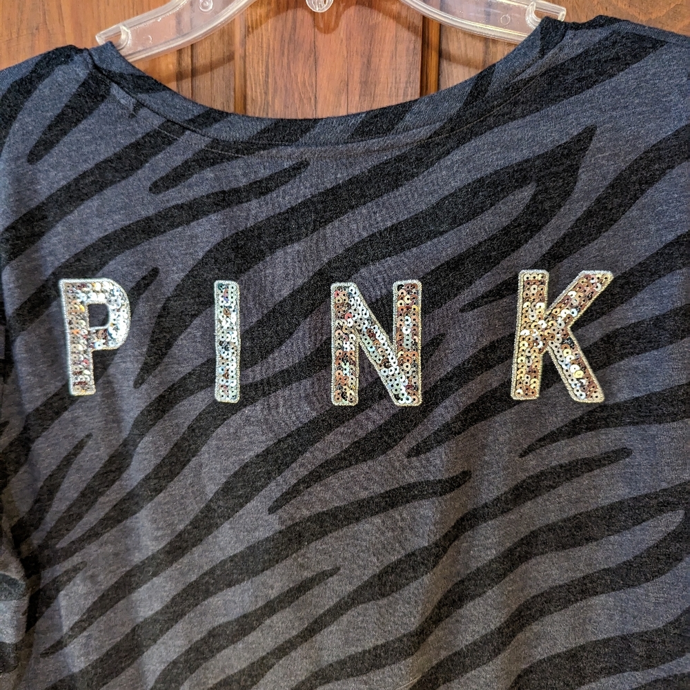 VS PINK Zebra Silver Bling Sequin V Neck Top. - Picture 6 of 6